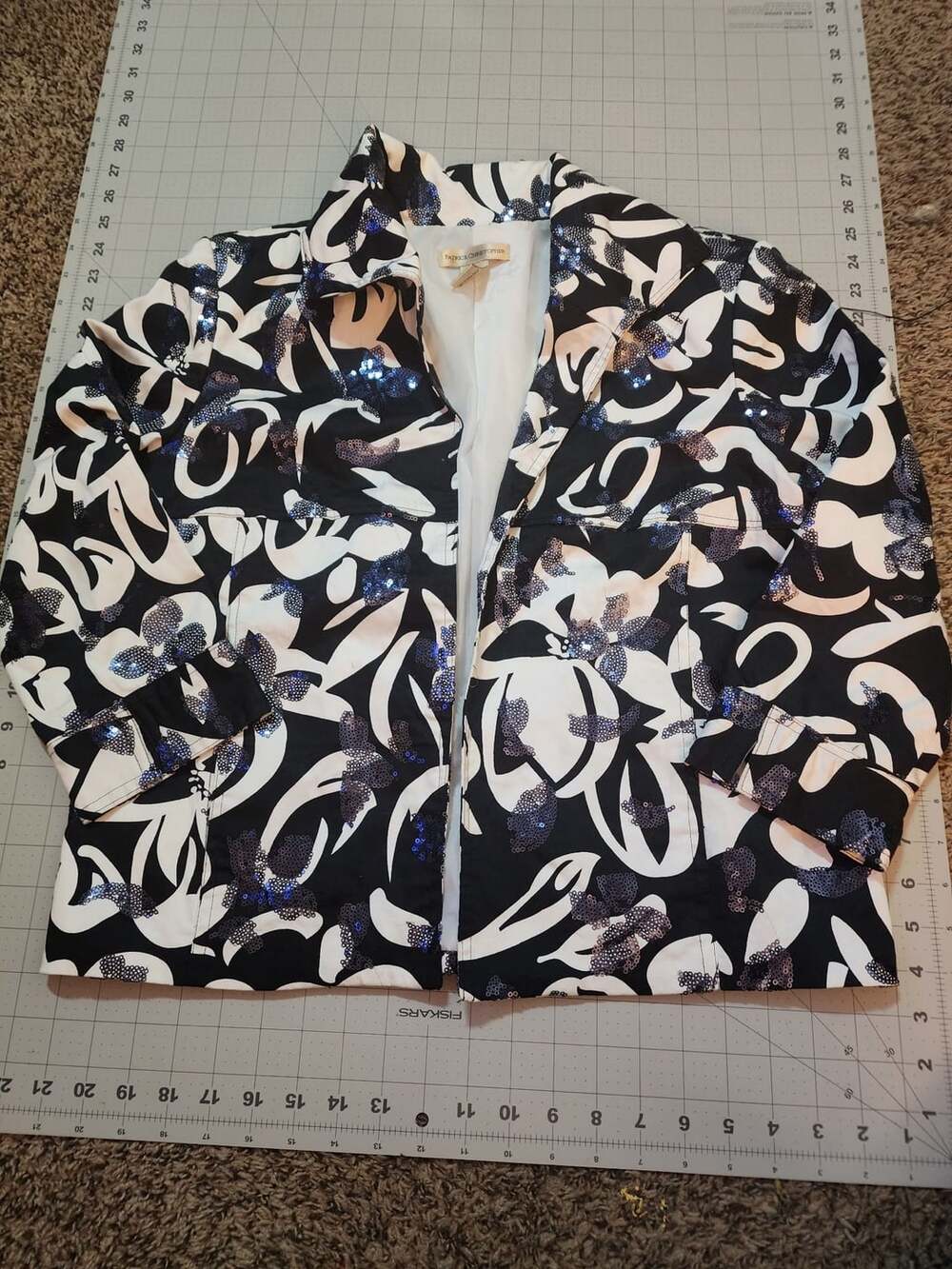 Patrick Christopher Jacket Size M Black White Floral Sequin Blazer